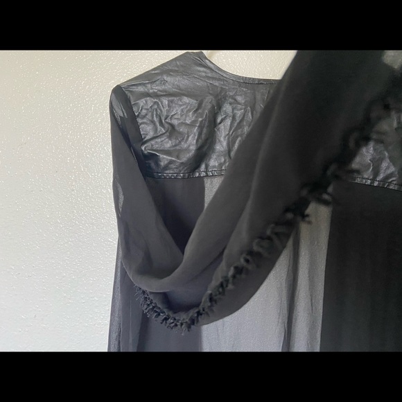 🔮 Black Sheer Fringe Kimono 🔮 - Picture 3 of 7